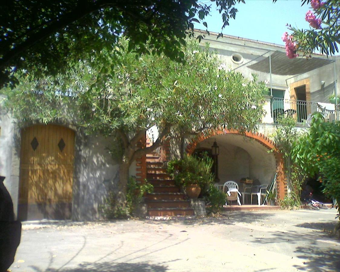 Villa Diana Фиумефредо ди Сицилия Екстериор снимка
